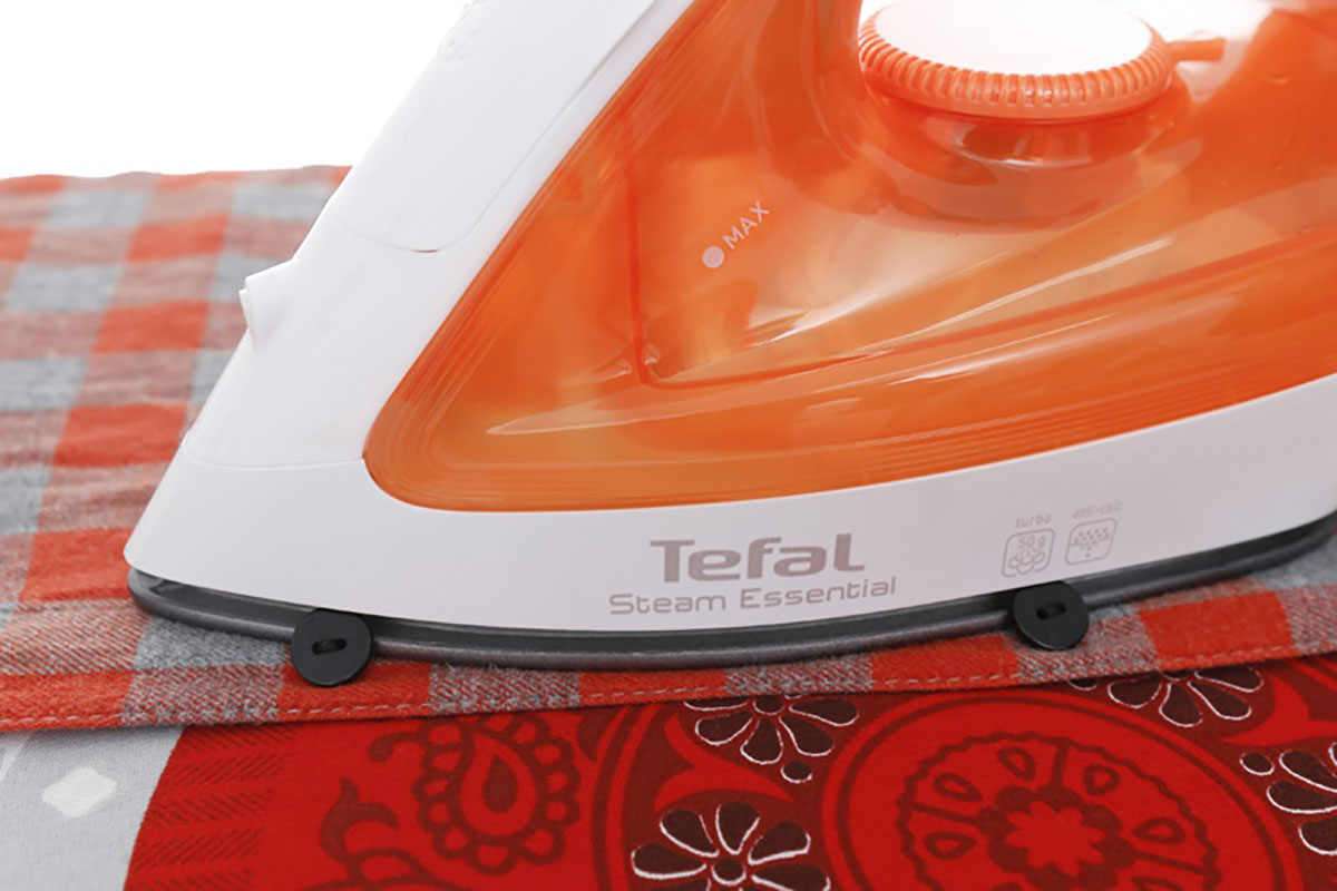 Bàn ủi hơi nước Tefal FV1022T0